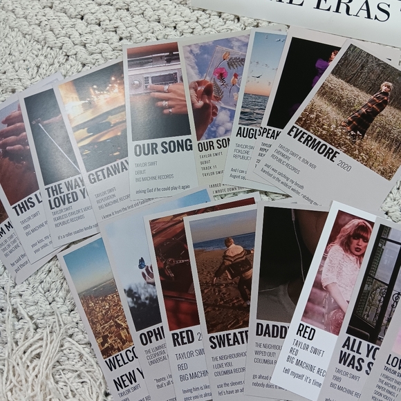 Taylor Swift Poster and 50 4x6 Photo Cards - Picture 5 of 6